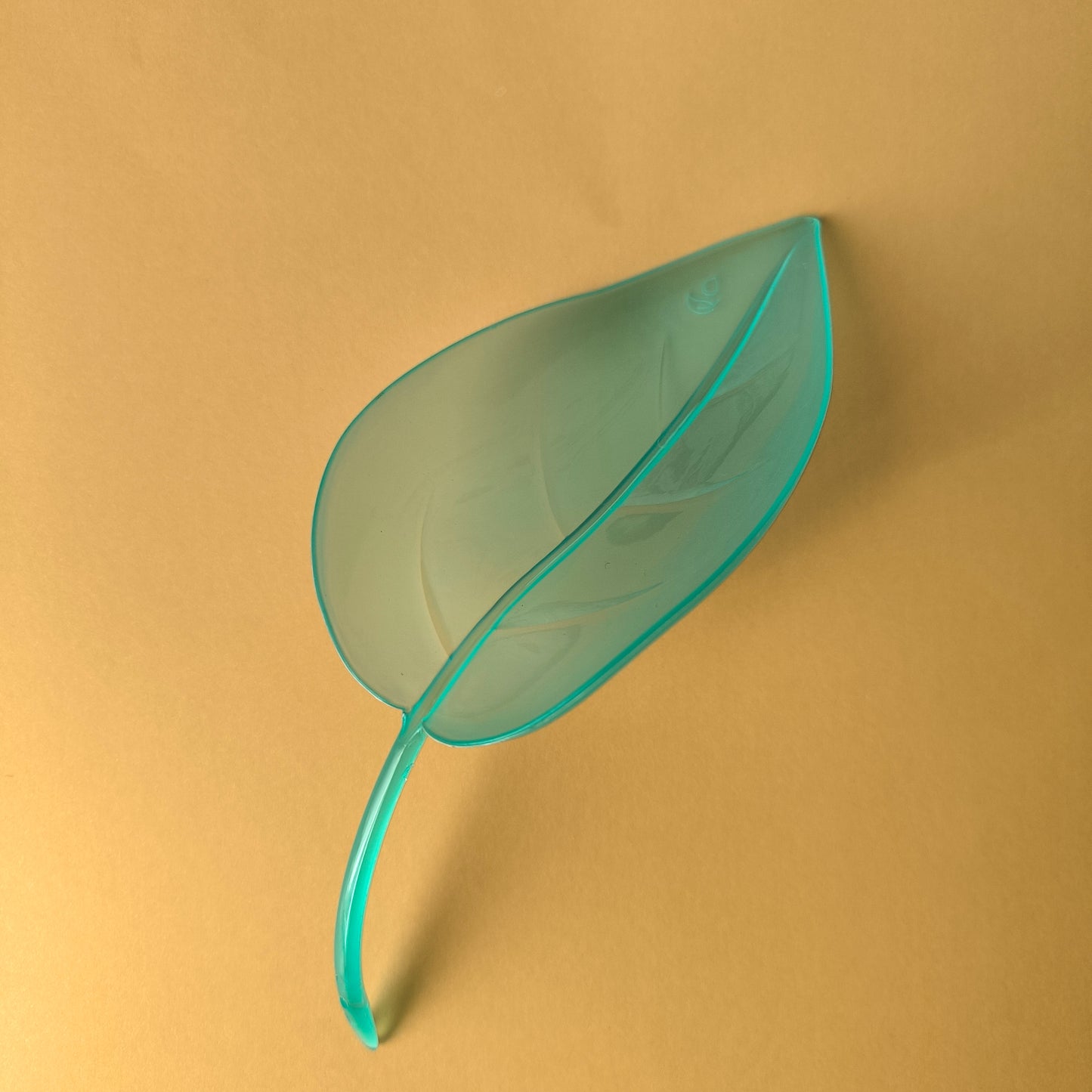 Embudo de Riego en forma de hoja